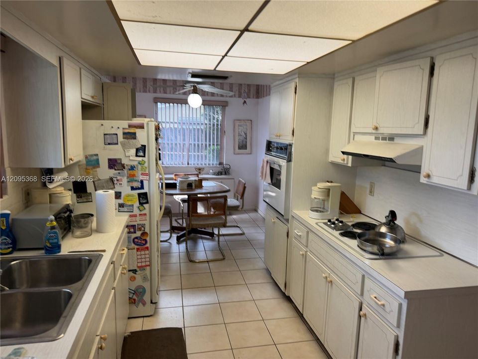 For Sale: $499,990 (3 beds, 2 baths, 2300 Square Feet)