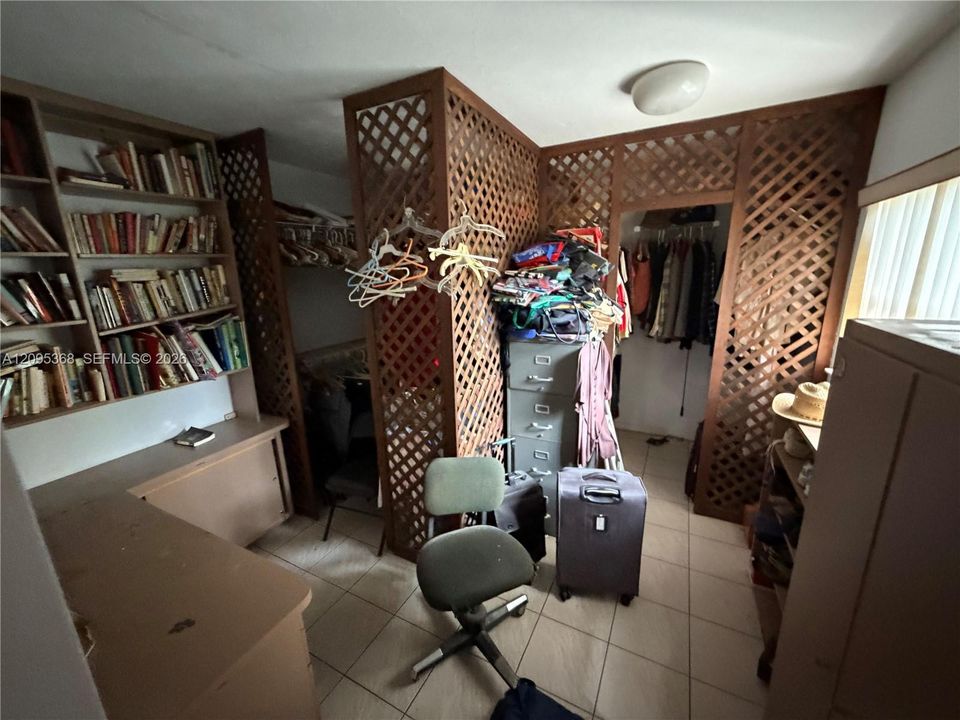 For Sale: $499,990 (3 beds, 2 baths, 2300 Square Feet)