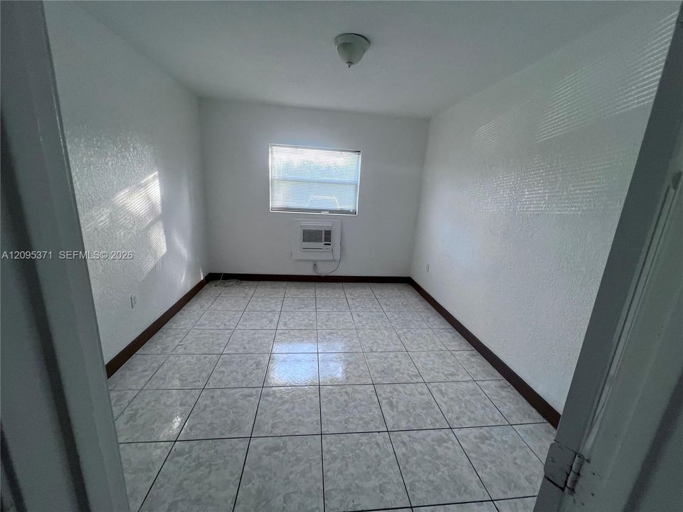 En Renta: $1,800 (1 camas, 1 baños, 2548 Pies cuadrados)