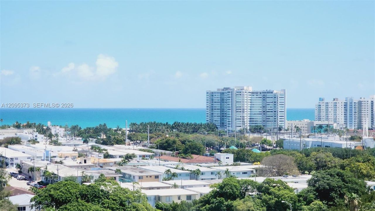 For Sale: $365,000 (2 beds, 2 baths, 1045 Square Feet)