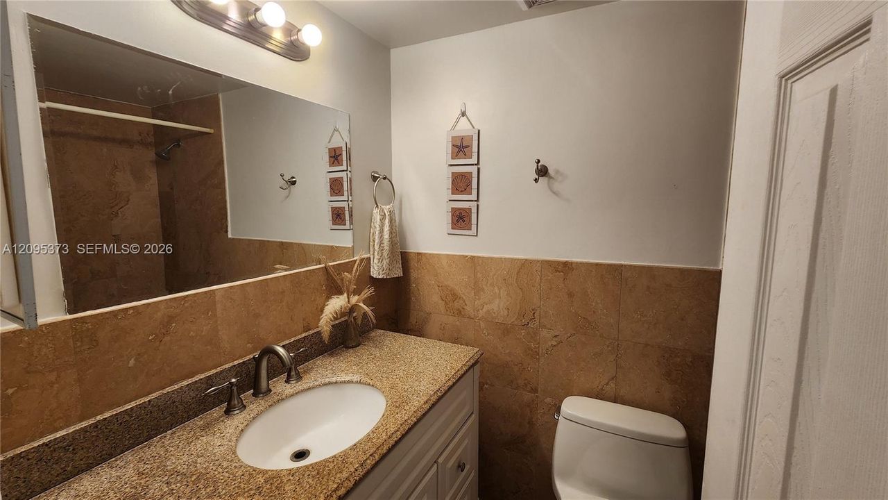 For Sale: $365,000 (2 beds, 2 baths, 1045 Square Feet)