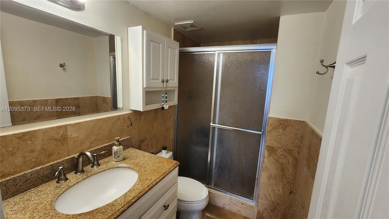 For Sale: $365,000 (2 beds, 2 baths, 1045 Square Feet)