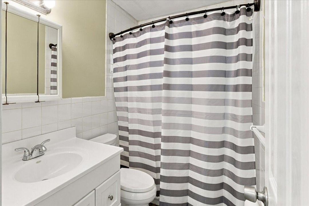 2nd Bathroom