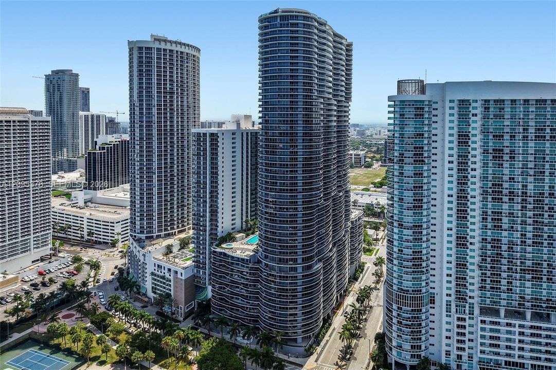 For Rent: $7,200 (2 beds, 2 baths, 1171 Square Feet)
