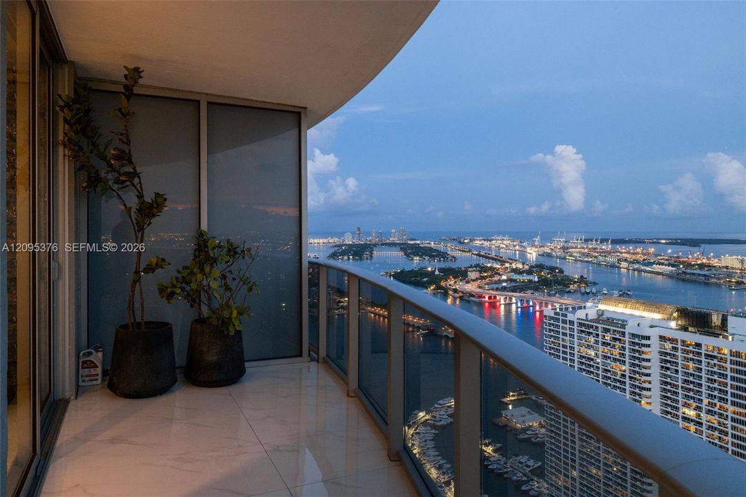 For Rent: $7,200 (2 beds, 2 baths, 1171 Square Feet)
