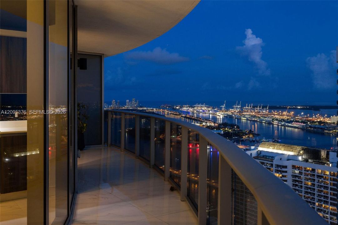 For Rent: $7,200 (2 beds, 2 baths, 1171 Square Feet)