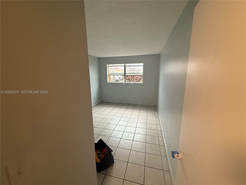 For Rent: $1,700 (2 beds, 2 baths, 1100 Square Feet)