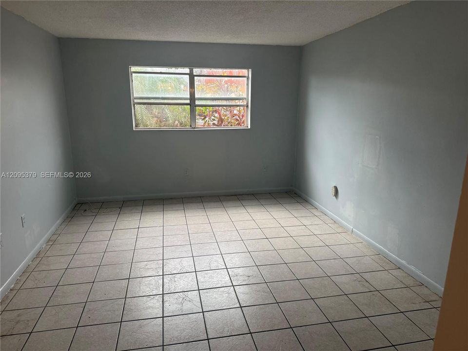 For Rent: $1,700 (2 beds, 2 baths, 1100 Square Feet)
