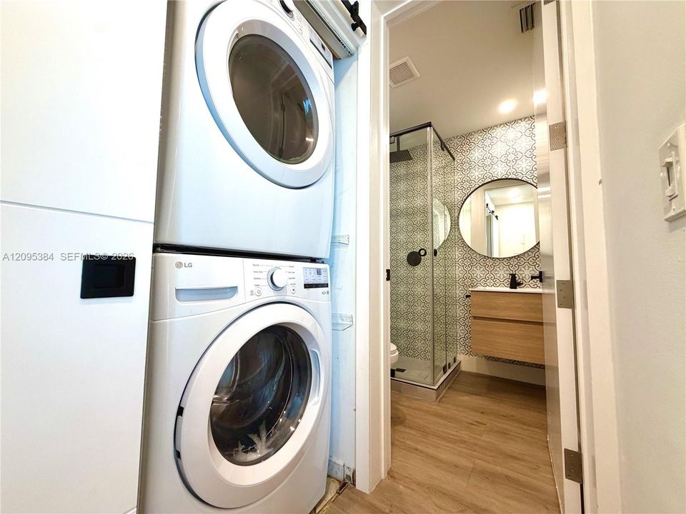 For Rent: $3,900 (2 beds, 2 baths, 1715 Square Feet)