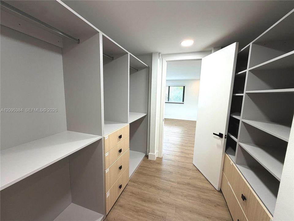 For Rent: $3,900 (2 beds, 2 baths, 1715 Square Feet)