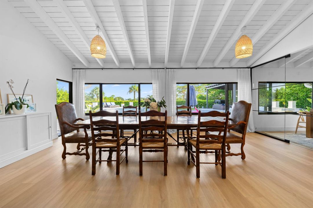 dining area and golf view