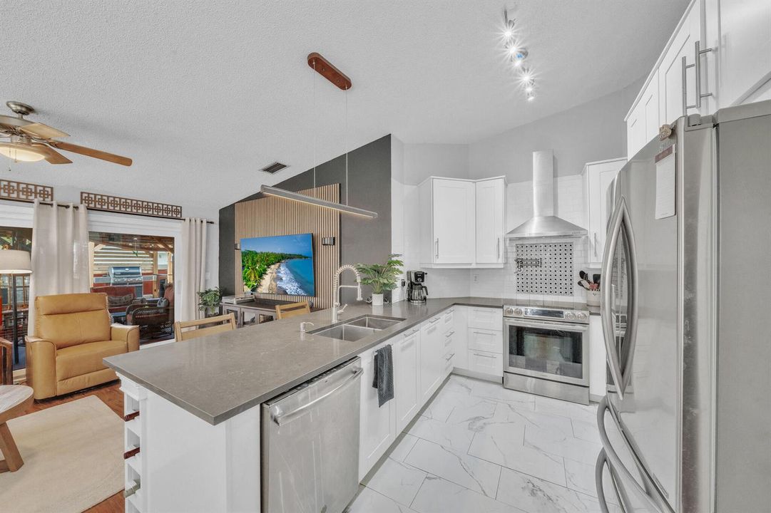 6 Kitchen (2)
