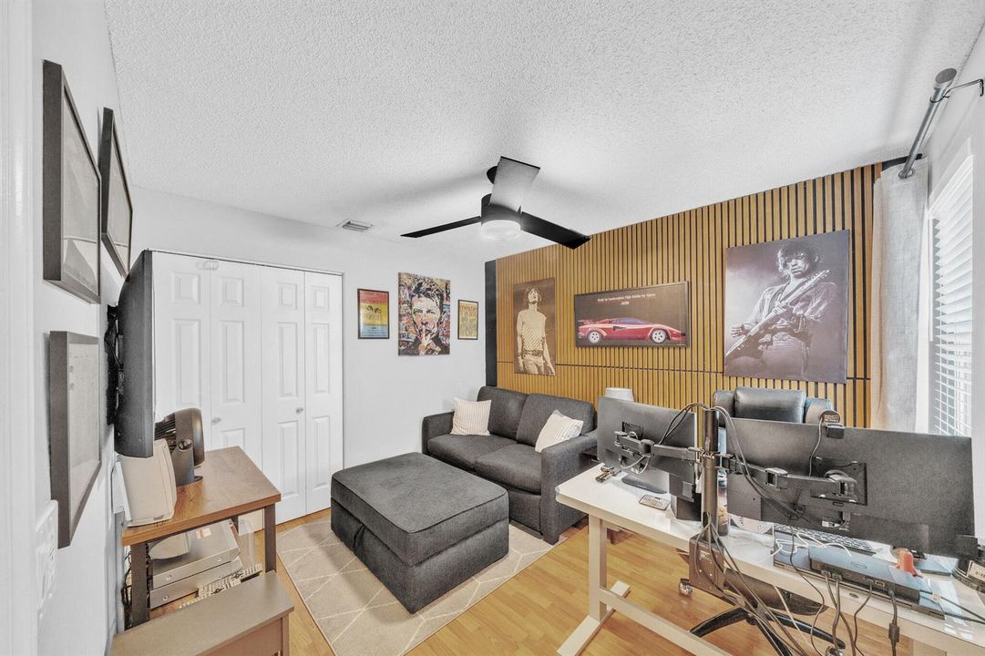 21 Guest Bedroom A (1)