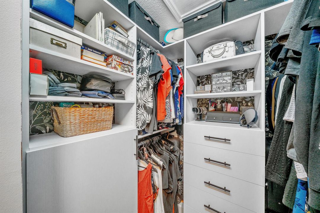 13 Walk--In Closets (3)