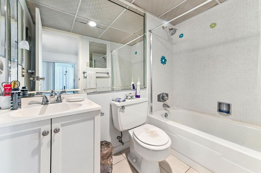 12 Bathroom 02
