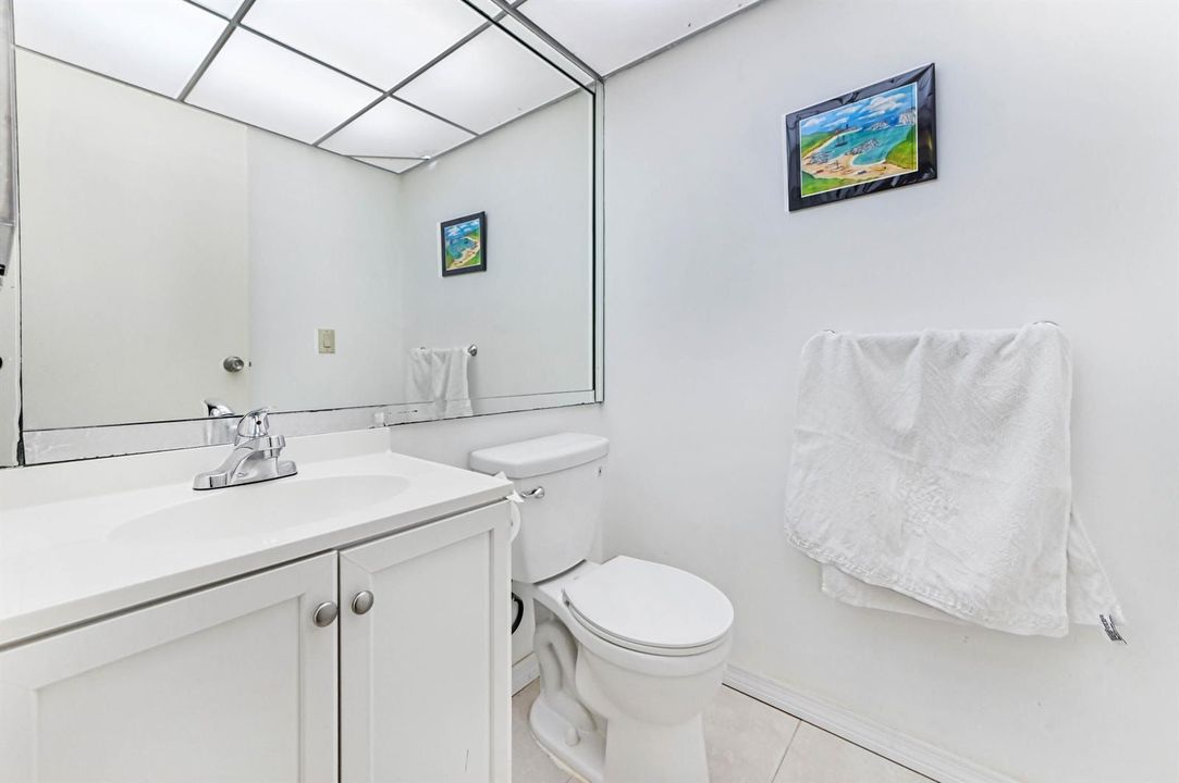 11 Bathroom 01