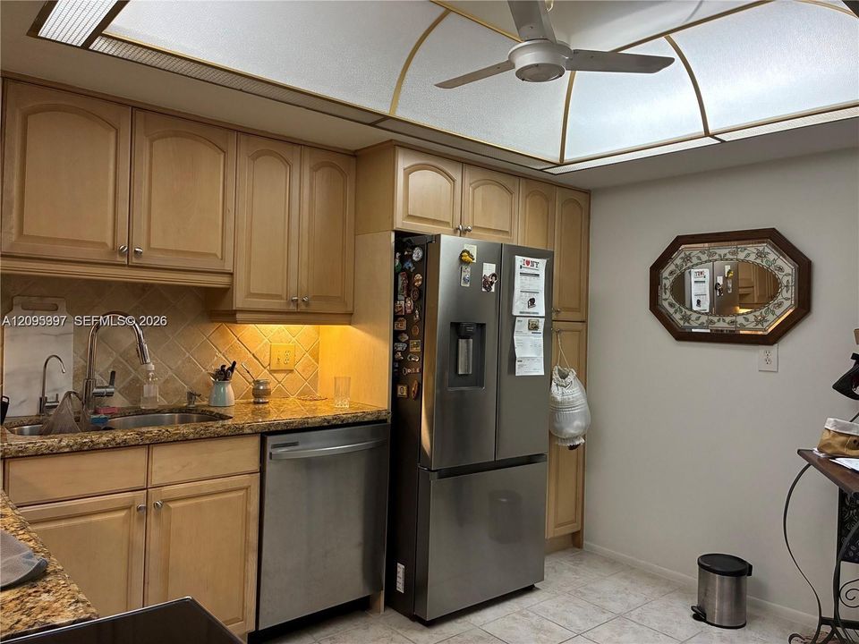 For Rent: $1,500 (1 beds, 1 baths, 801 Square Feet)