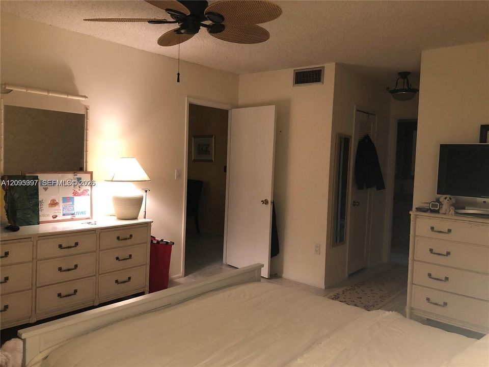 For Rent: $1,500 (1 beds, 1 baths, 801 Square Feet)
