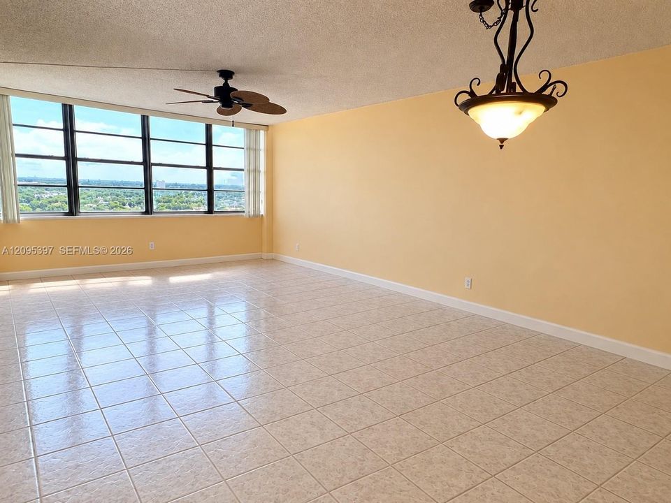 For Rent: $1,500 (1 beds, 1 baths, 801 Square Feet)