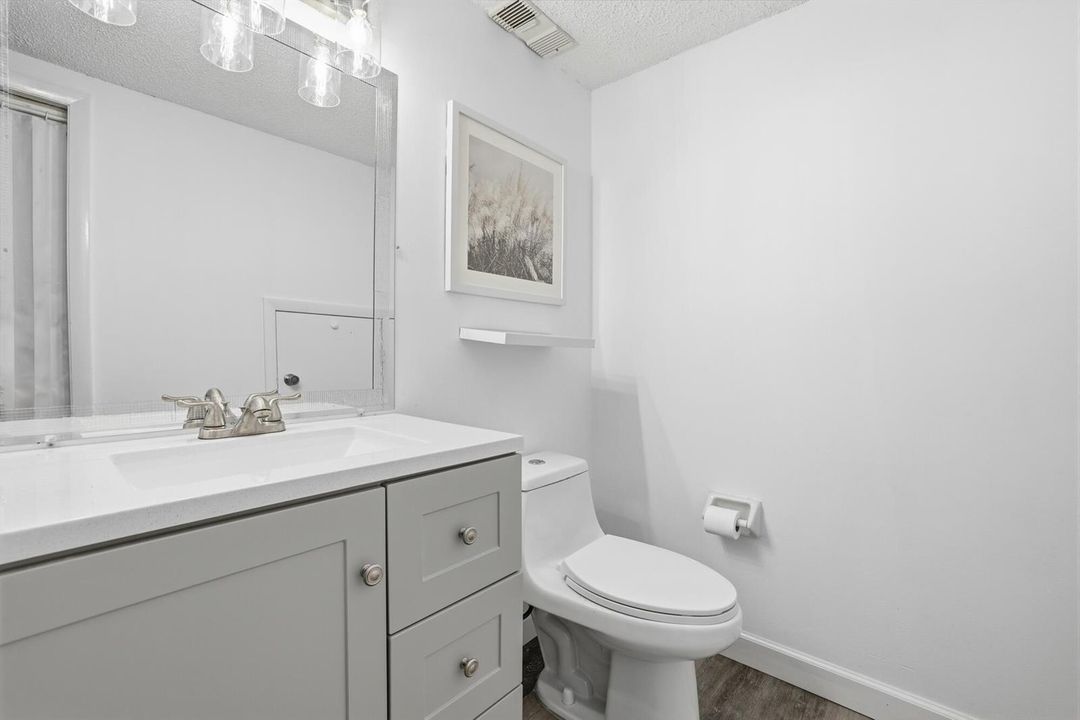 Fully updated guest half bath