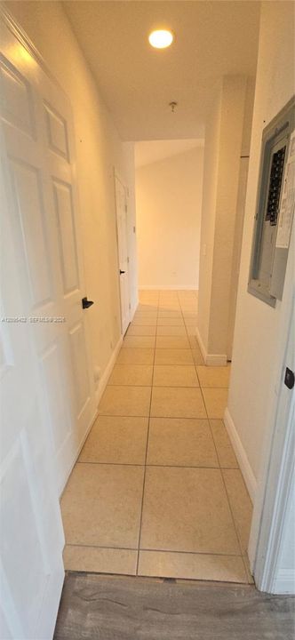 For Rent: $1,700 (1 beds, 1 baths, 746 Square Feet)