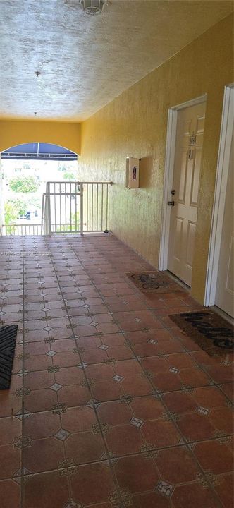 For Rent: $1,700 (1 beds, 1 baths, 746 Square Feet)
