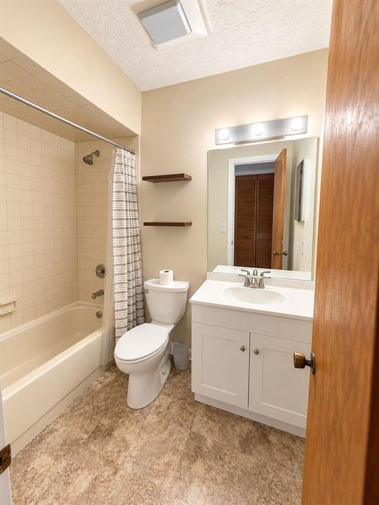 Bathroom 2-1