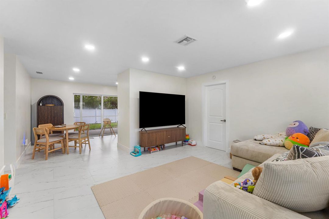 039-2350NikiJoLane-WestPalmBeach-FL-3341