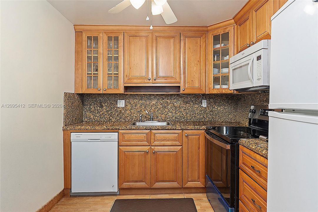 В аренду: $1,795 (1 спален, 1 ванн, 1140 Квадратных фут)