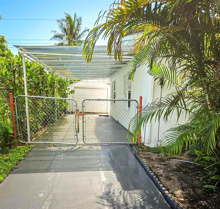 03_Driveway_Carport