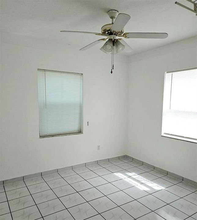 14_Bedroom_1