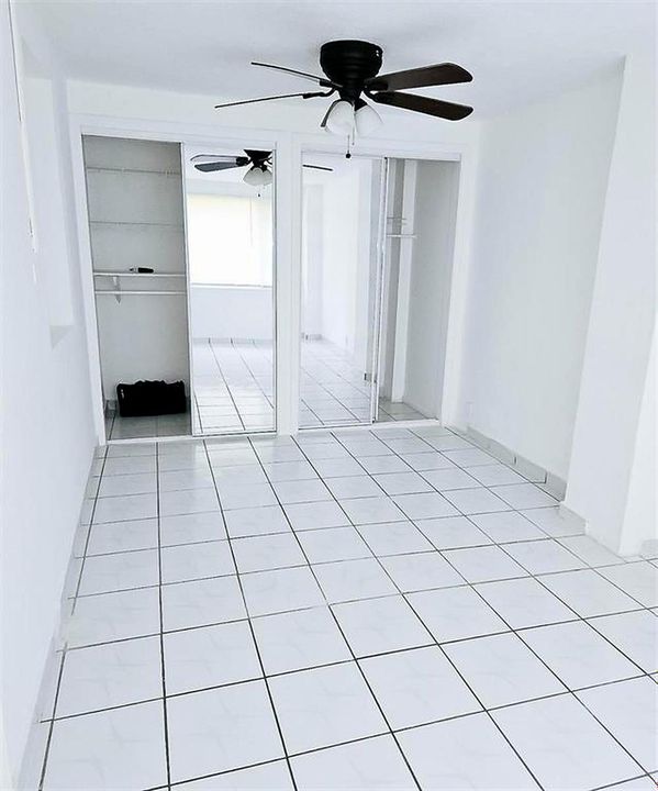 15_Bedroom_2_Mirrored_Closet