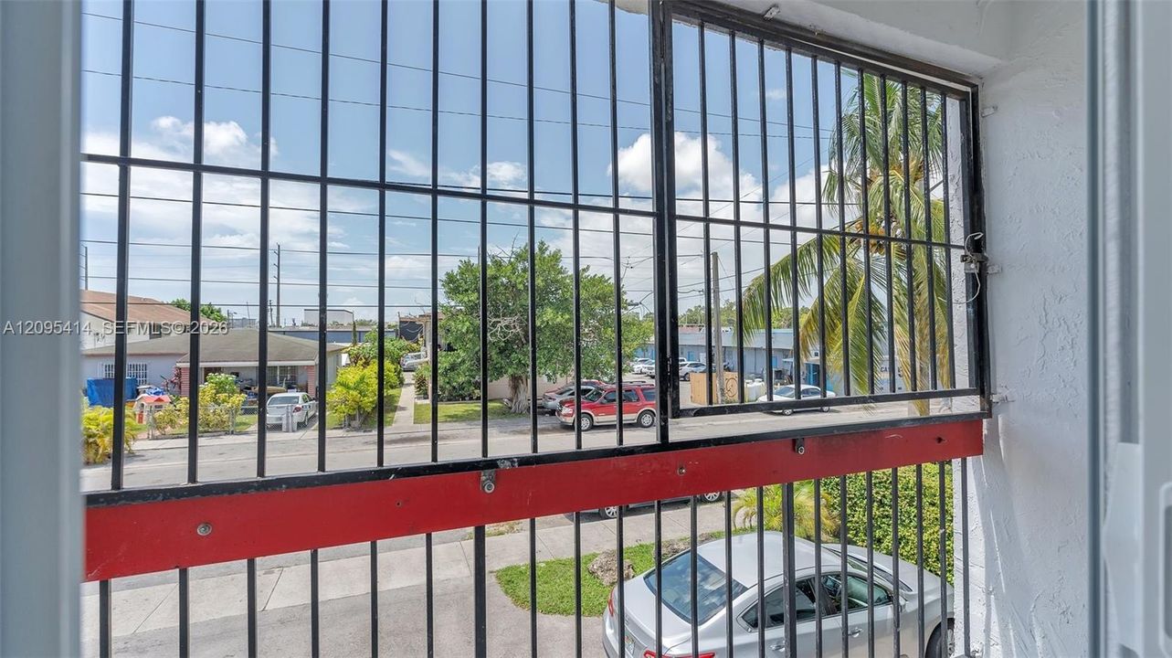 En Venta: $245,000 (2 camas, 1 baños, 611 Pies cuadrados)