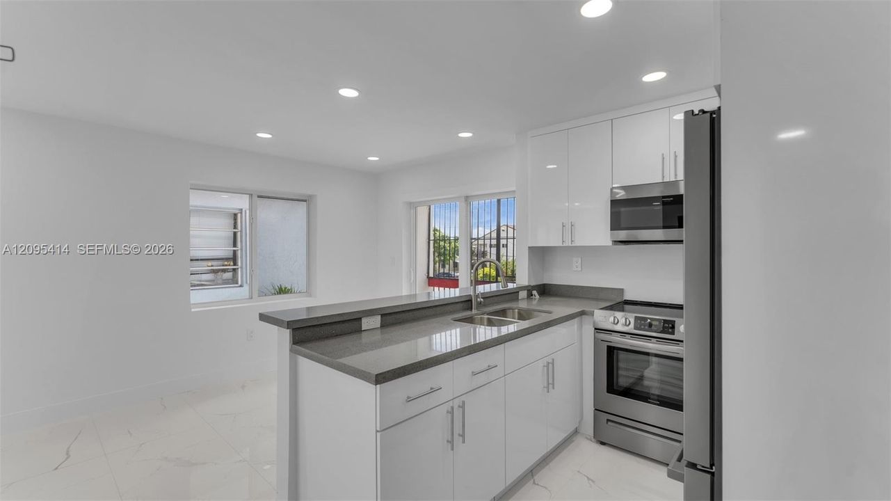 En Venta: $245,000 (2 camas, 1 baños, 611 Pies cuadrados)