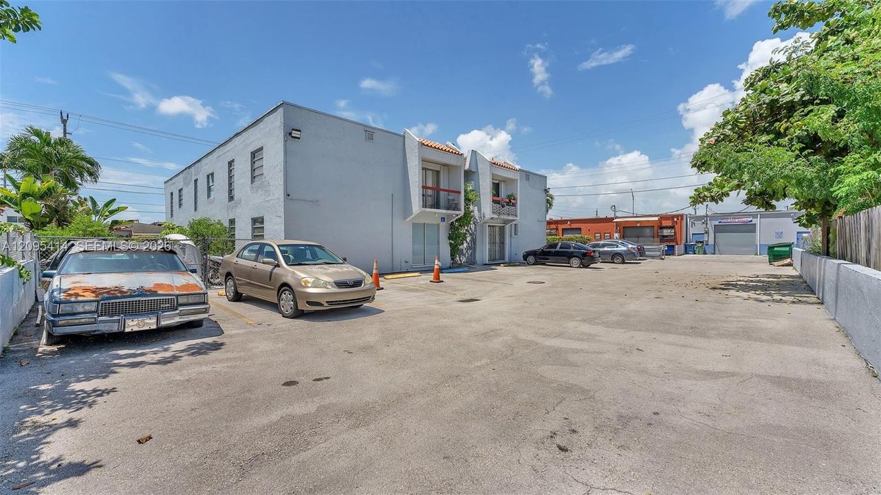 En Venta: $245,000 (2 camas, 1 baños, 611 Pies cuadrados)