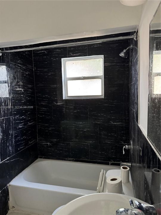 For Rent: $1,825 (2 beds, 1 baths, 2622 Square Feet)