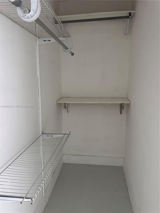 В аренду: $1,825 (2 спален, 1 ванн, 2622 Квадратных фут)