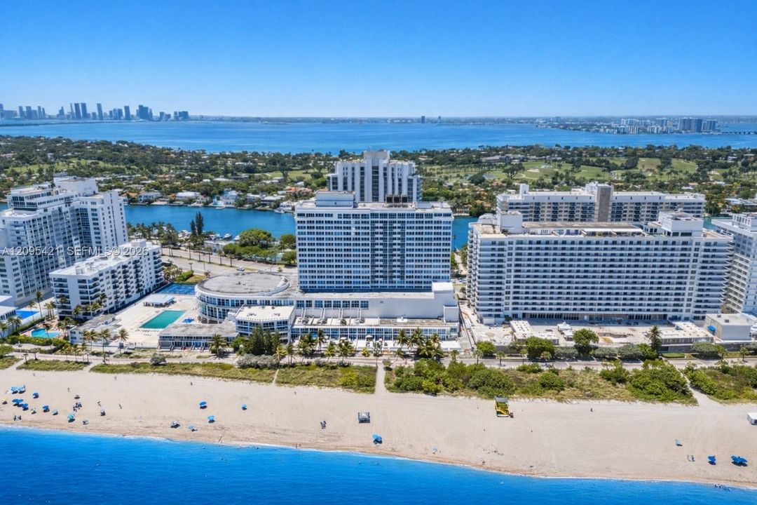 For Sale: $550,000 (1 beds, 1 baths, 830 Square Feet)