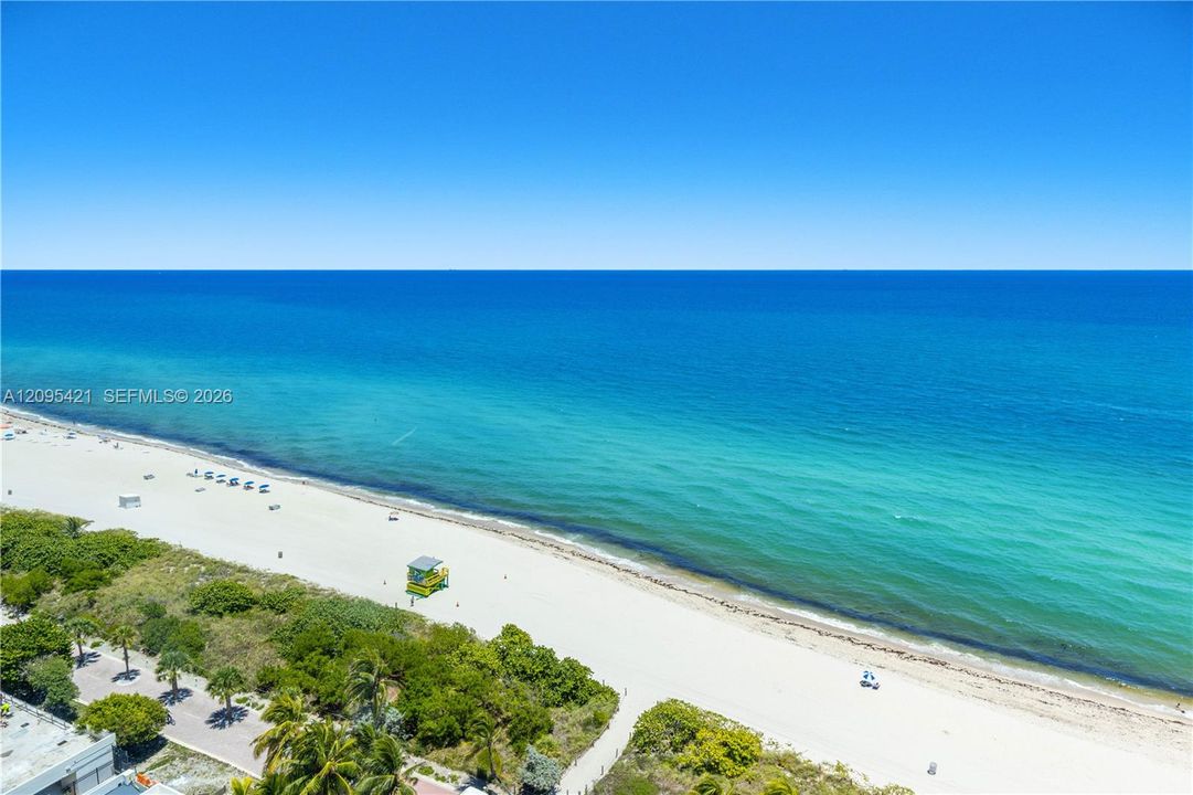 For Sale: $550,000 (1 beds, 1 baths, 830 Square Feet)