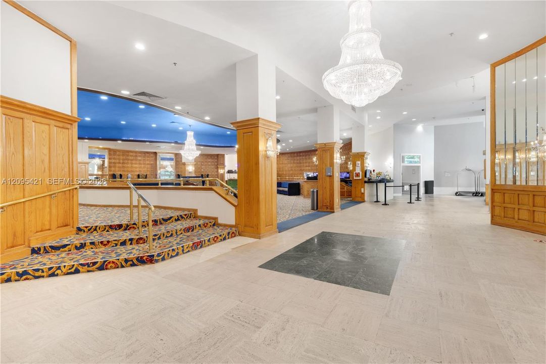 For Sale: $550,000 (1 beds, 1 baths, 830 Square Feet)