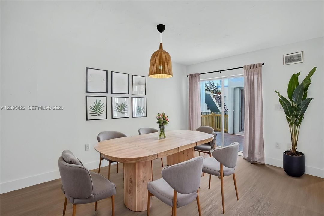 En Renta: $5,650 (3 camas, 2 baños, 1920 Pies cuadrados)