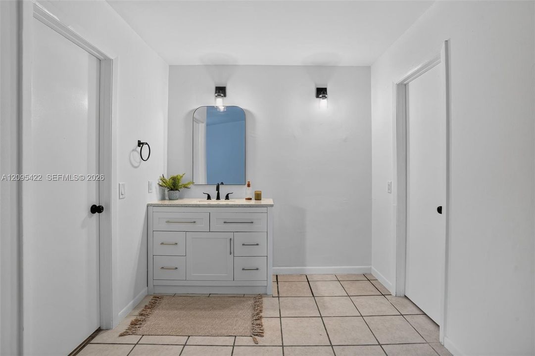 En Renta: $5,650 (3 camas, 2 baños, 1920 Pies cuadrados)