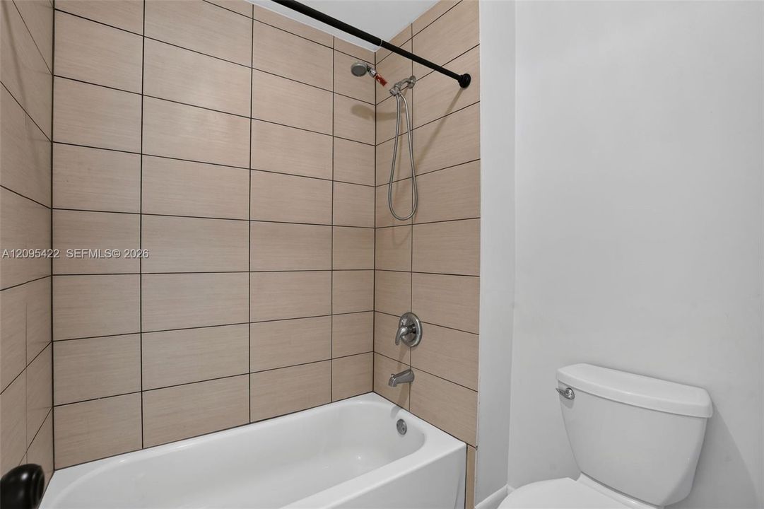 En Renta: $5,650 (3 camas, 2 baños, 1920 Pies cuadrados)