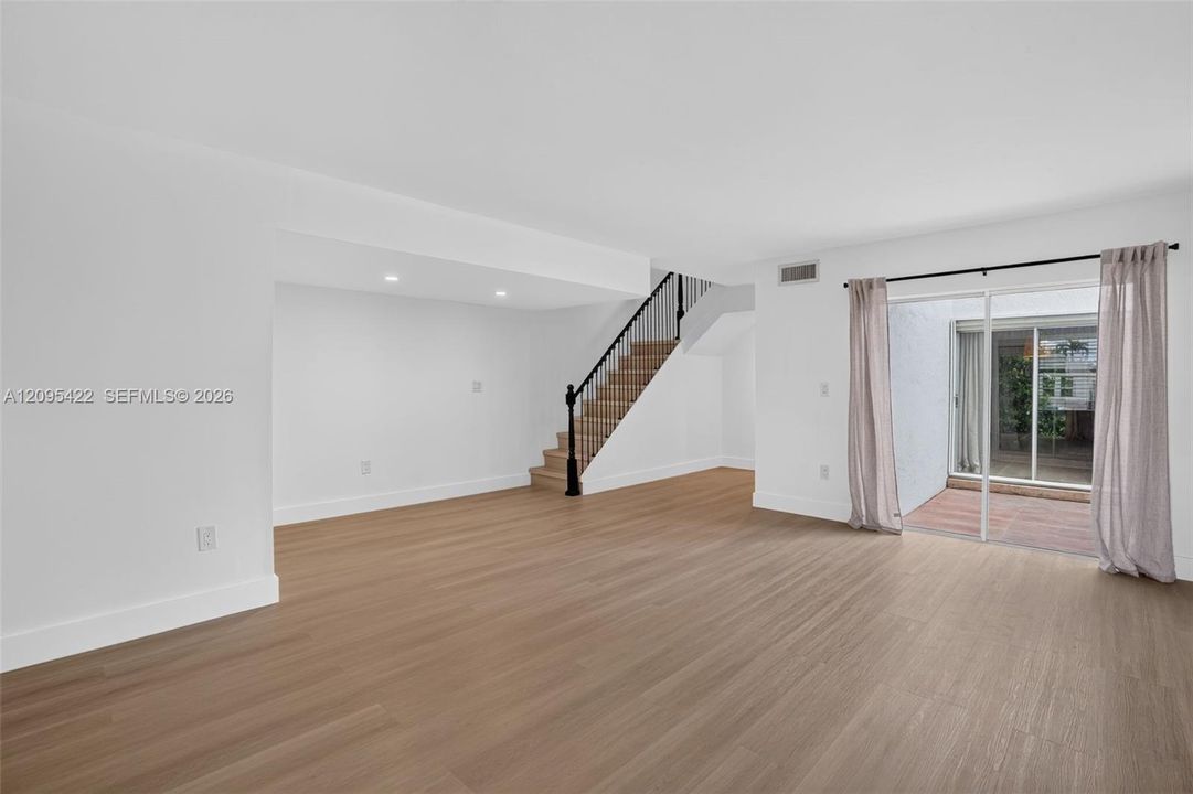 En Renta: $5,650 (3 camas, 2 baños, 1920 Pies cuadrados)