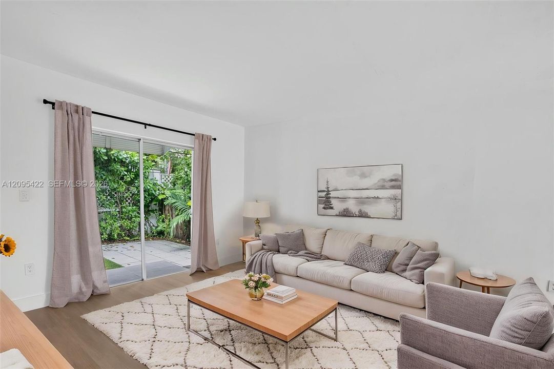En Renta: $5,650 (3 camas, 2 baños, 1920 Pies cuadrados)