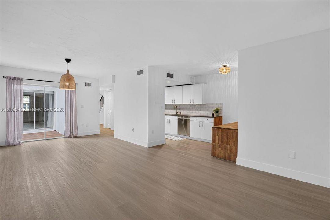 En Renta: $5,650 (3 camas, 2 baños, 1920 Pies cuadrados)