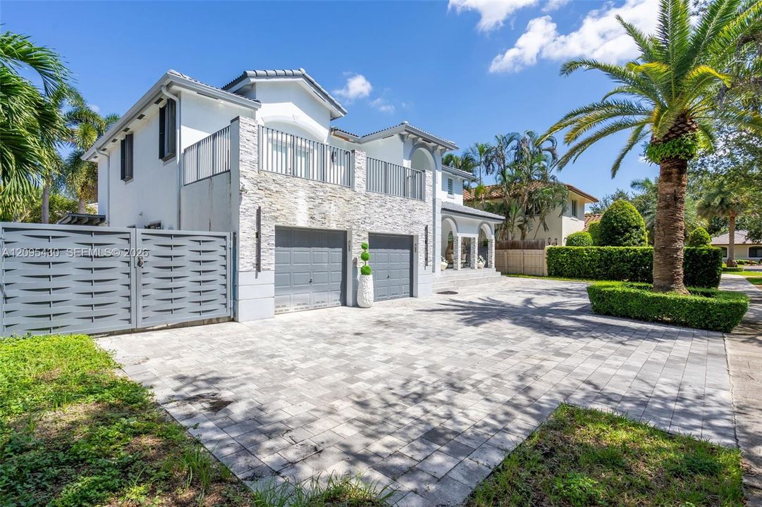 For Sale: $1,374,900 (4 beds, 3 baths, 2866 Square Feet)