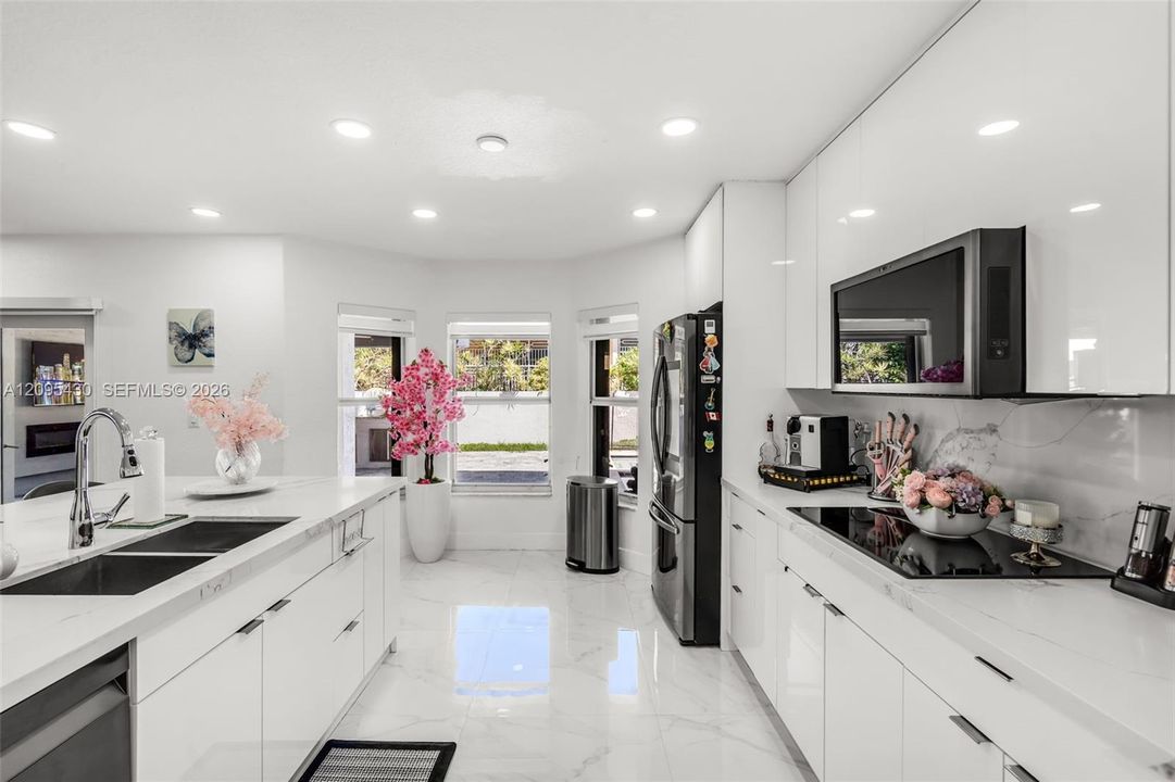For Sale: $1,374,900 (4 beds, 3 baths, 2866 Square Feet)