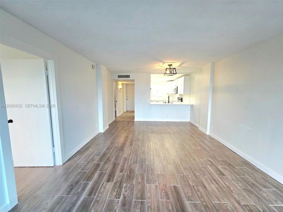 En Renta: $2,099 (2 camas, 2 baños, 975 Pies cuadrados)