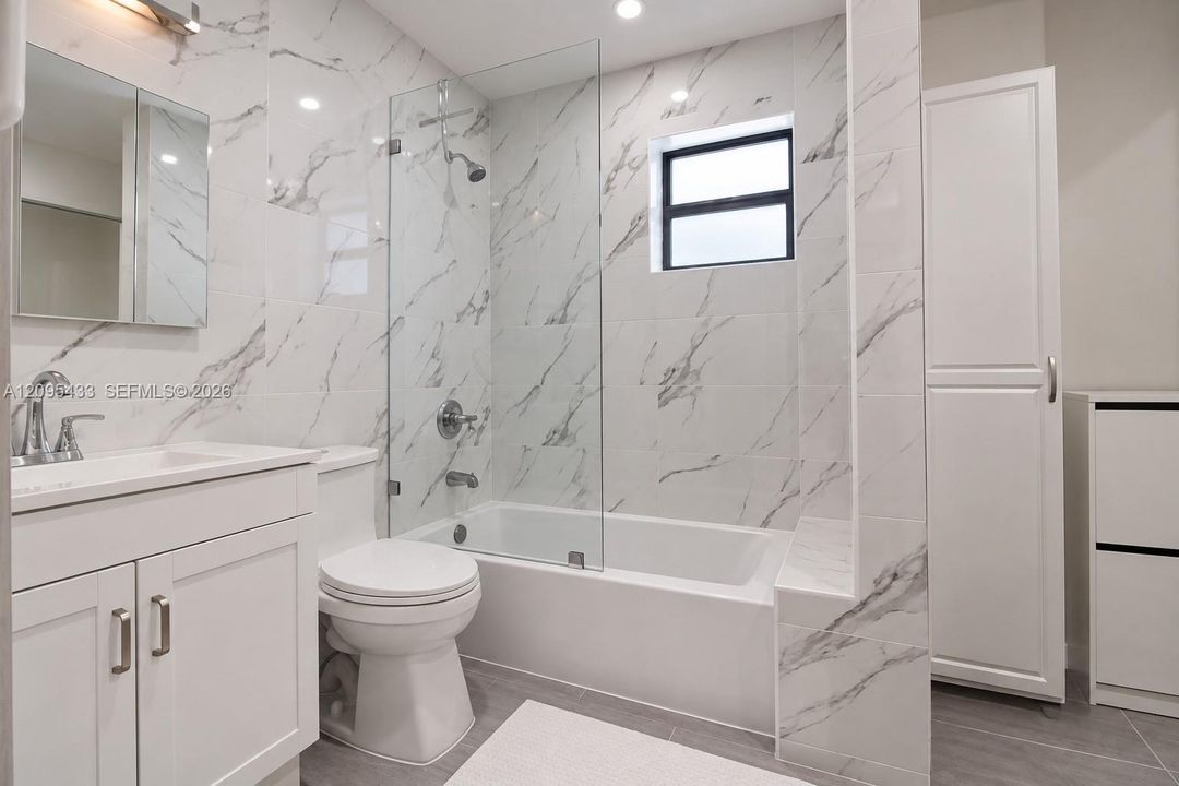 Activo con contrato: $525,000 (3 camas, 2 baños, 1360 Pies cuadrados)